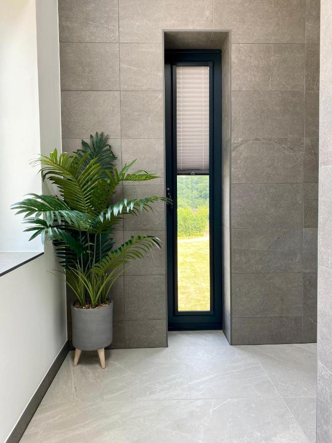 Stunning Modern Home Set In Beautiful Grounds. Бат Екстериор снимка